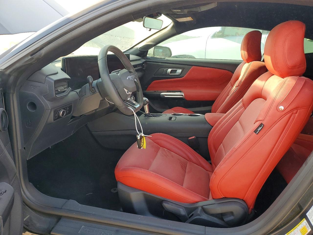 2024 Ford Mustang - zdjęcie 7