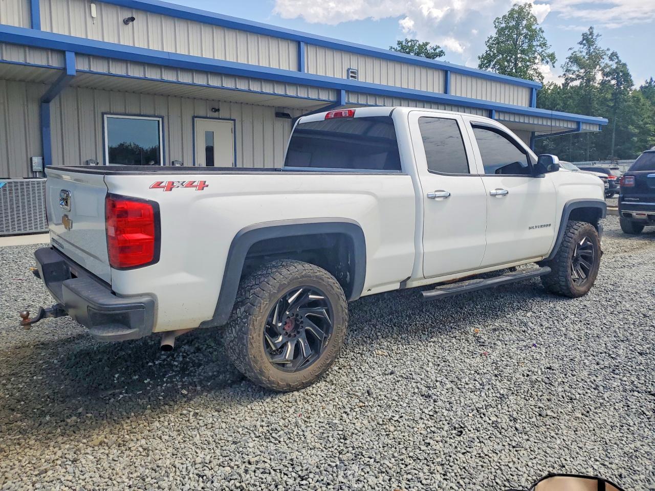 2018 Chevrolet Silverado K1500 - zdjęcie 3