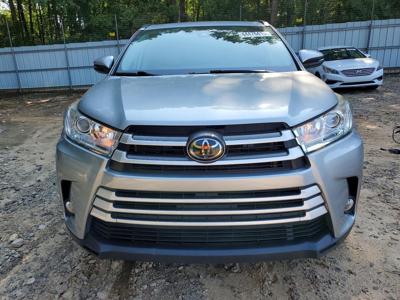 2019 Toyota Highlander Xle - zdjęcie 5