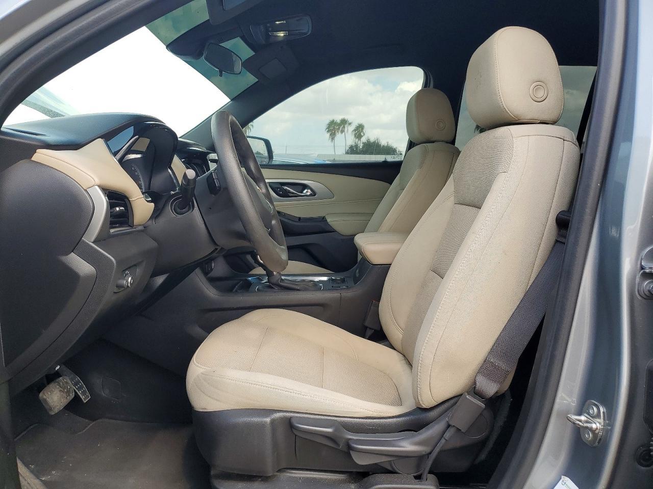 2023 Chevrolet Traverse Ls - zdjęcie 7