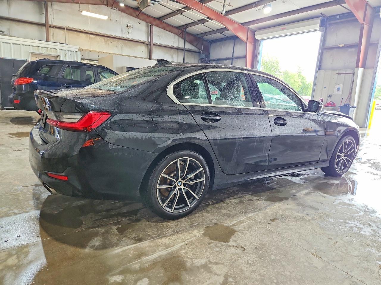 2019 BMW Seria 3 330i - zdjęcie 3