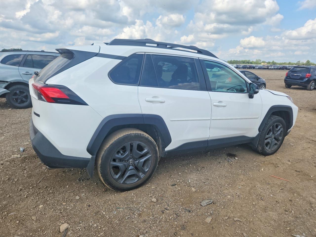 2024 Toyota Rav4 Adventure - zdjęcie 3