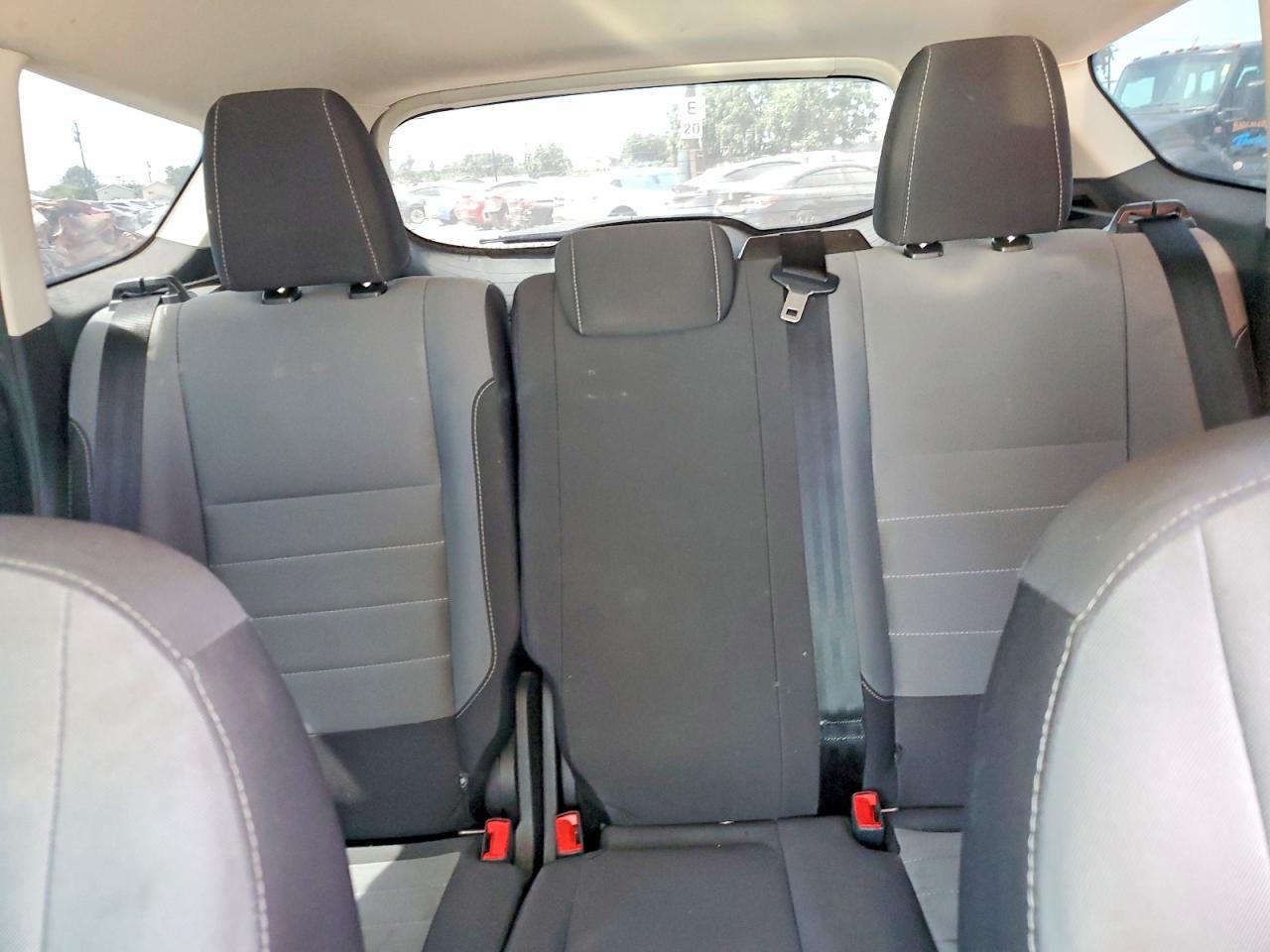 2017 Ford Escape S - zdjęcie 10