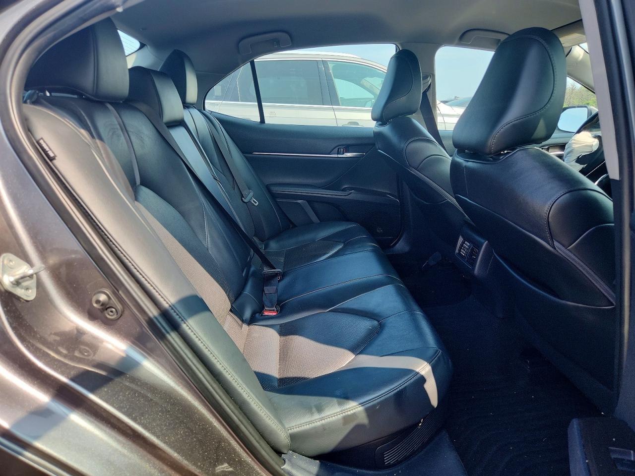 2021 Toyota Camry Xle - zdjęcie 10