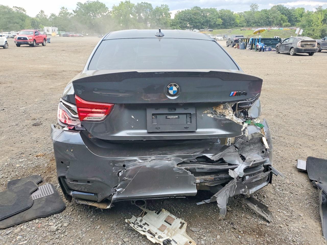 2019 BMW M4 - zdjęcie 6