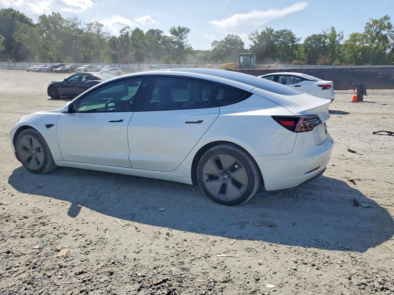 2021 Tesla Model 3 - zdjęcie 2