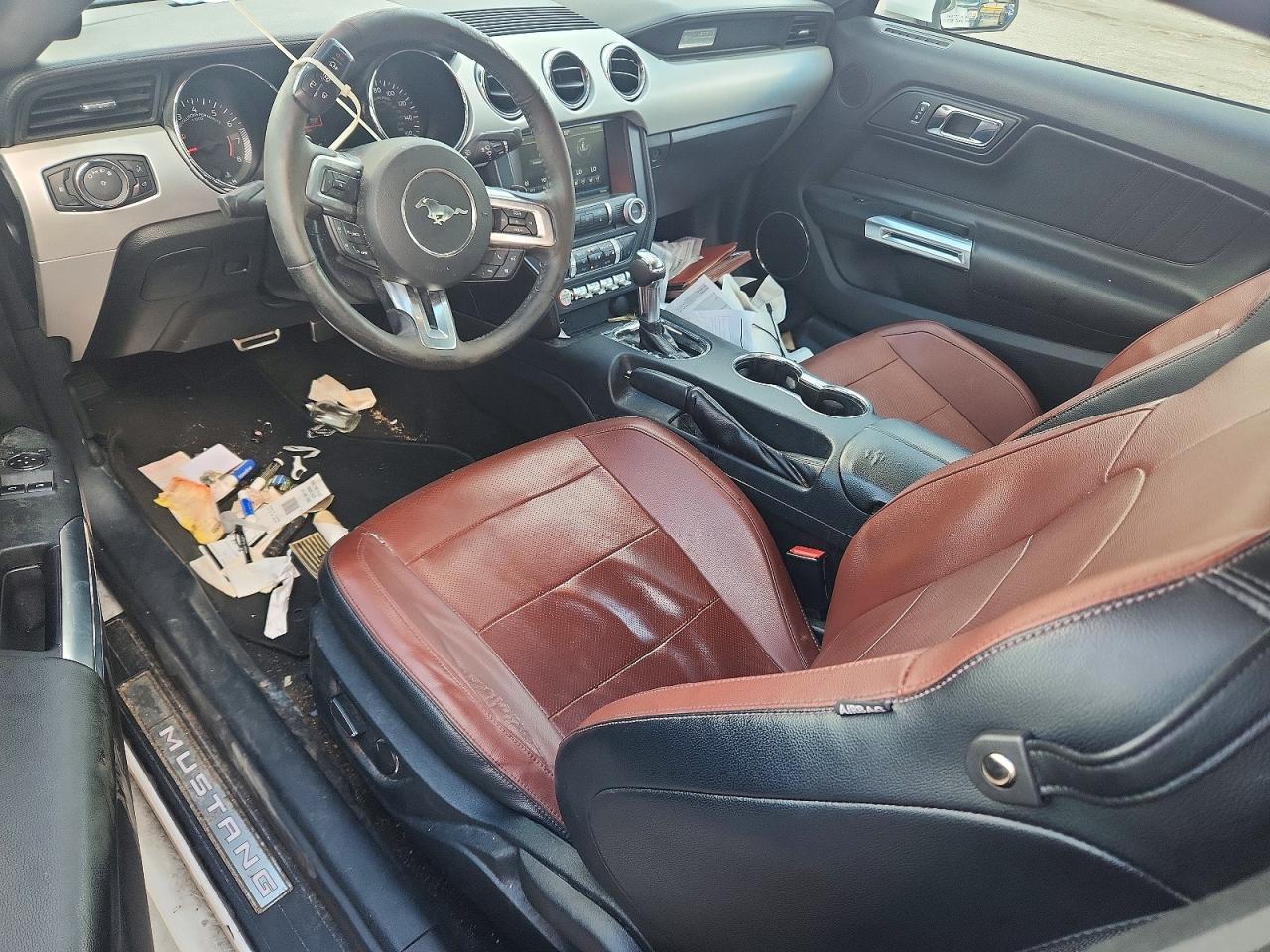 2015 Ford Mustang - zdjęcie 8