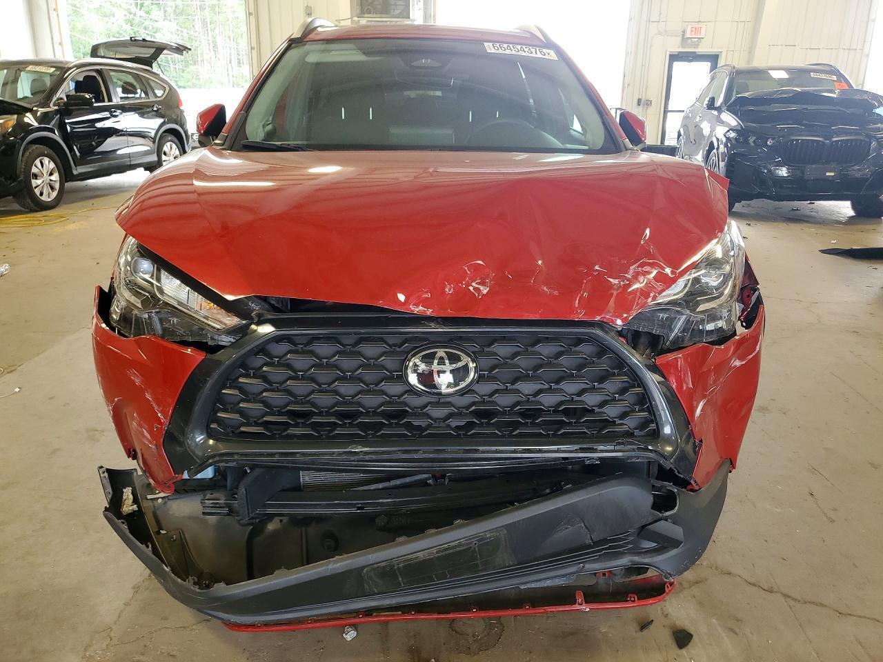 2024 Toyota Corolla Cross Le - zdjęcie 5