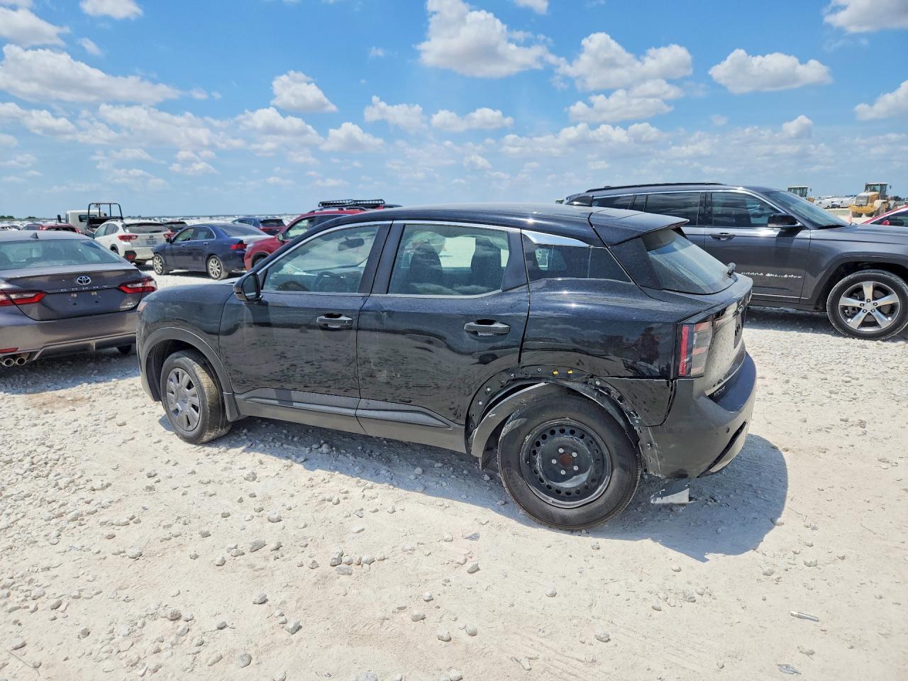 2025 Nissan Kicks S - zdjęcie 2