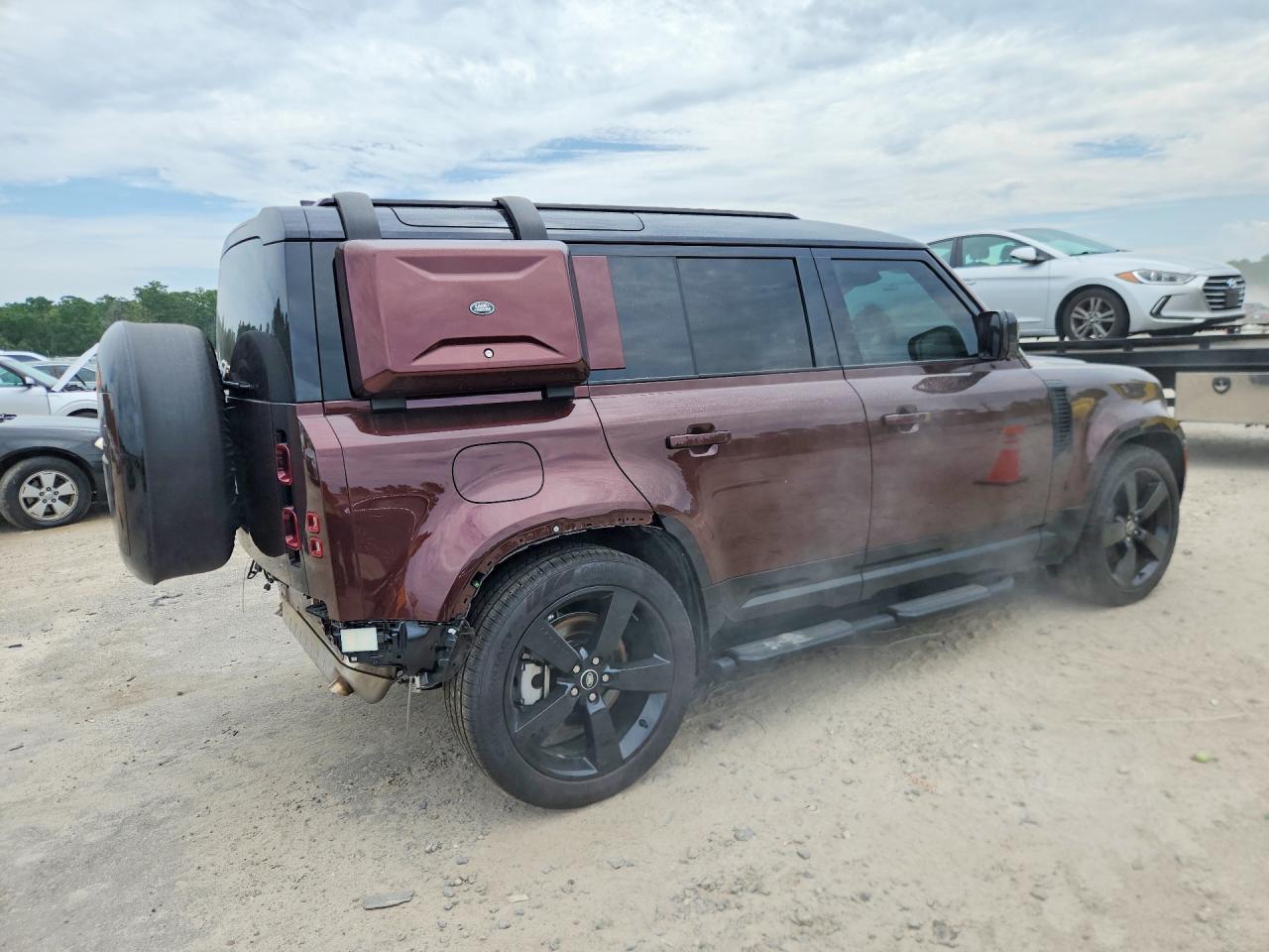 2025 Land Rover Defender 110 Sedona Red - zdjęcie 3