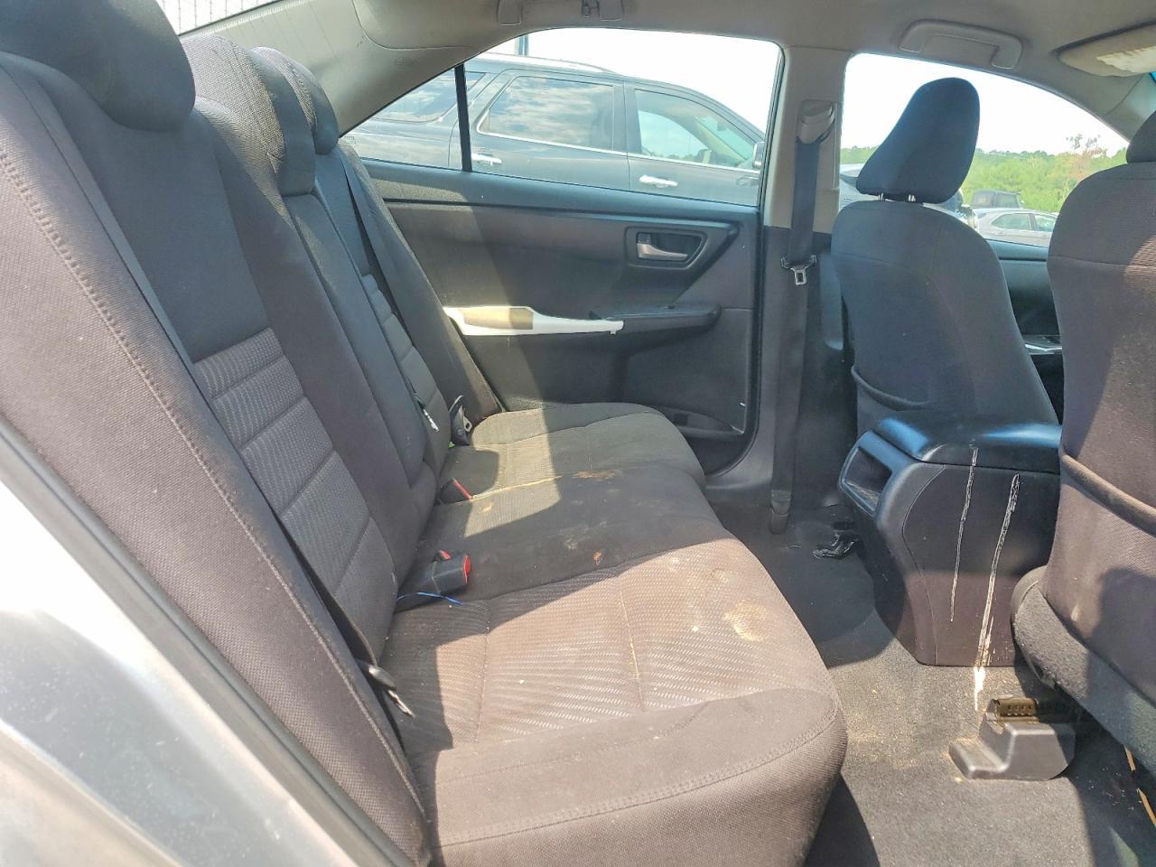 2015 Toyota Camry Le - zdjęcie 10