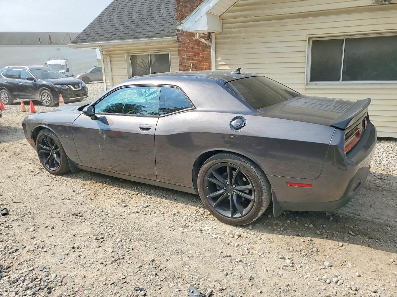 2016 Dodge Challenger R/T - zdjęcie 2