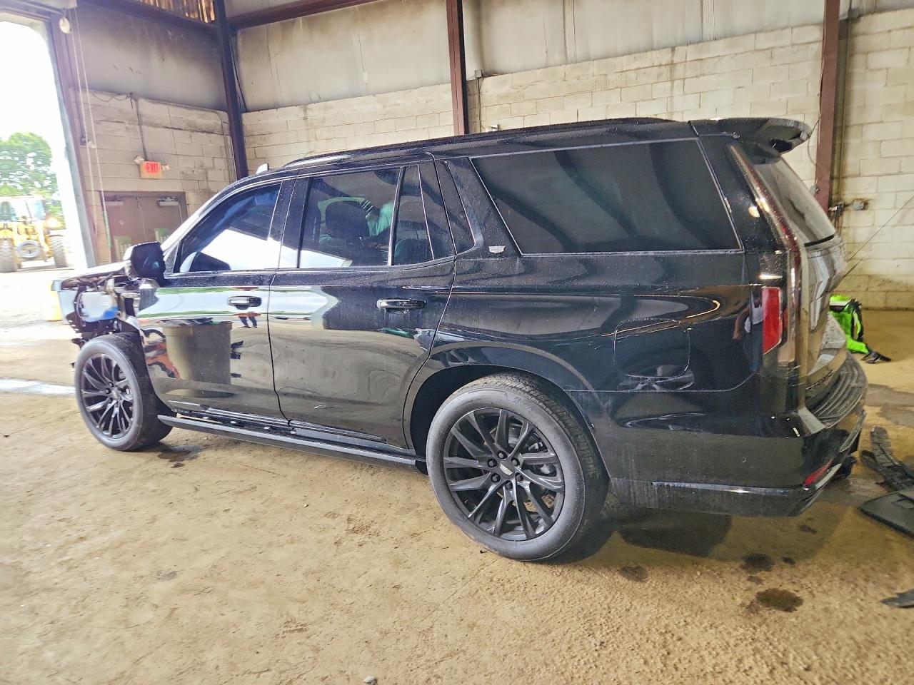 2023 Cadillac Escalade Sport - zdjęcie 2