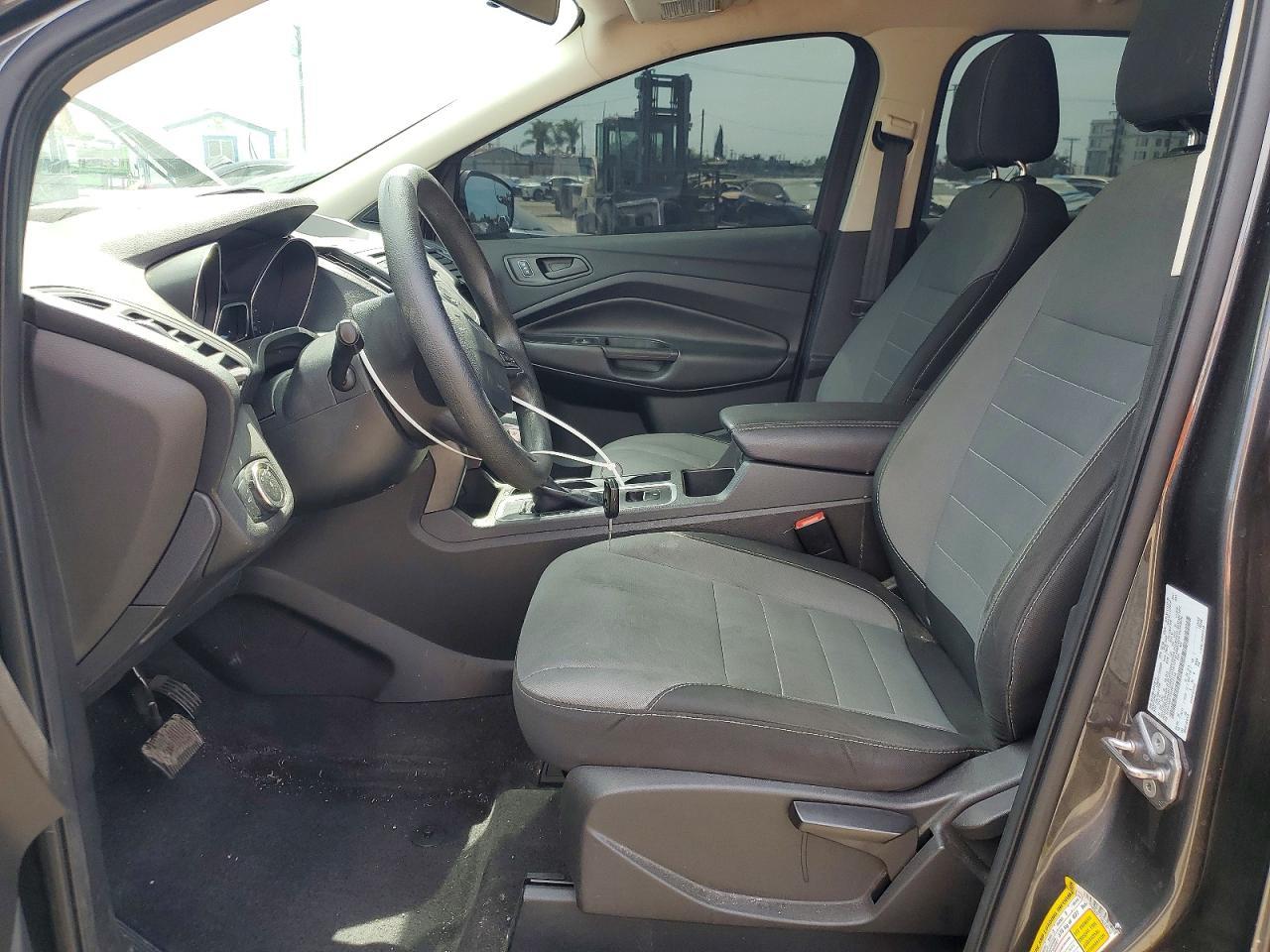 2017 Ford Escape S - zdjęcie 7
