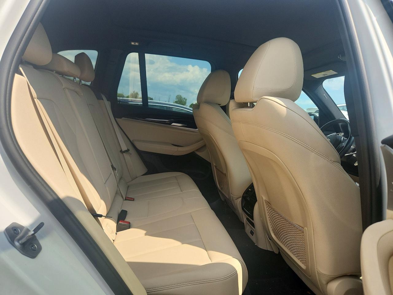 2021 BMW X3 xDrive30I - zdjęcie 11