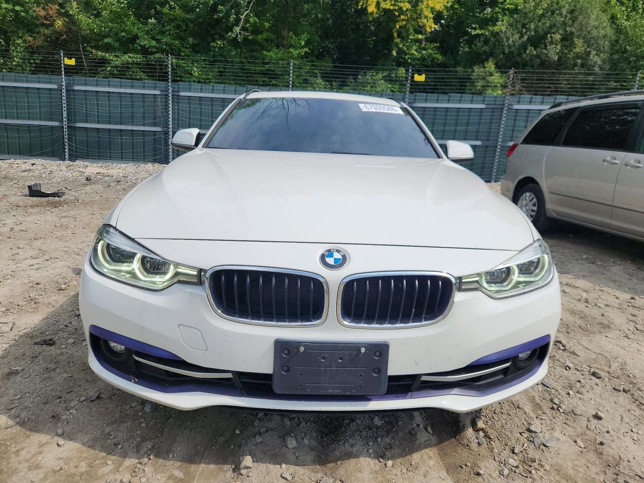 2018 BMW Seria 3 330i - zdjęcie 5