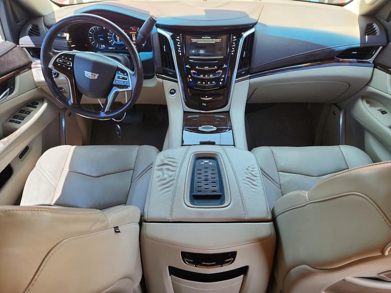 2017 Cadillac Escalade Premium Luxury - zdjęcie 8