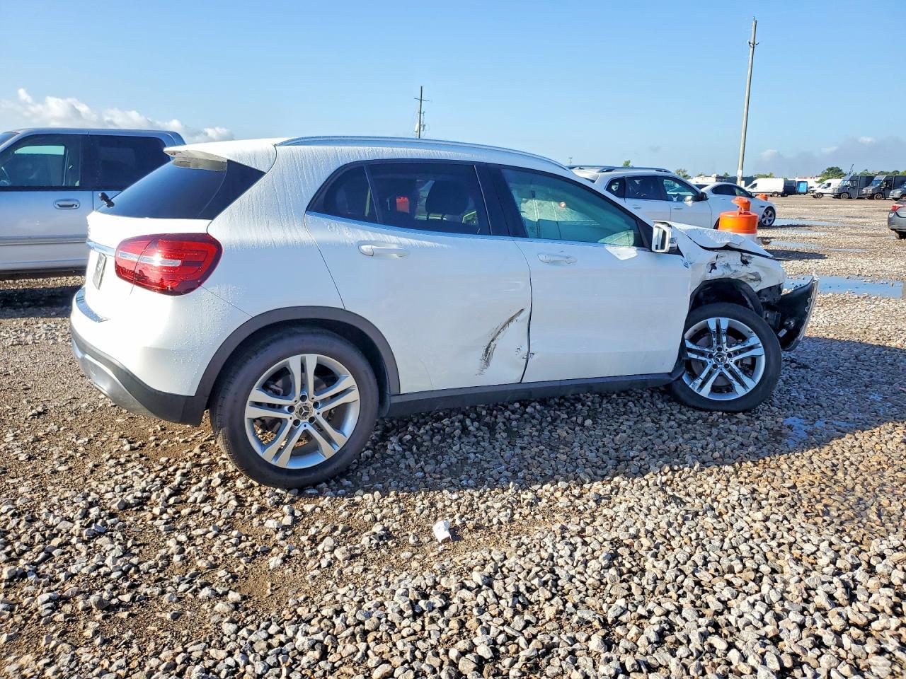 2020 Mercedes-Benz Gla 250 - zdjęcie 3