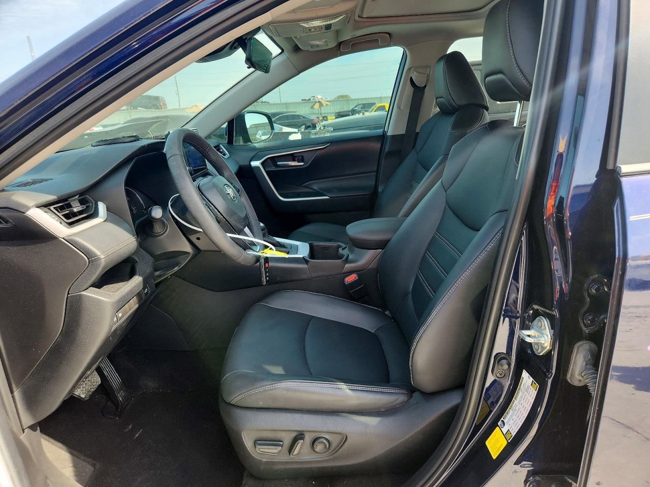2024 Toyota Rav4 Xle Premium - zdjęcie 7