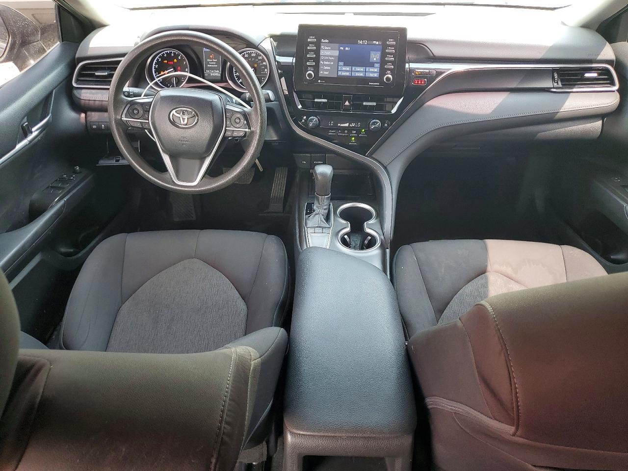 2023 Toyota Camry Le - zdjęcie 8