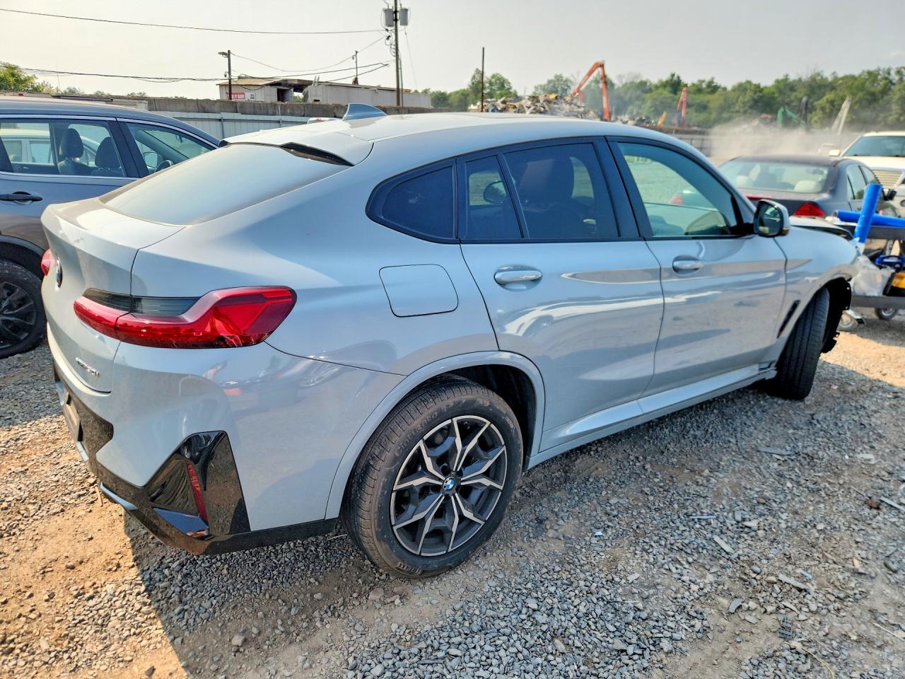 2023 BMW X4 xDrive30I - zdjęcie 3