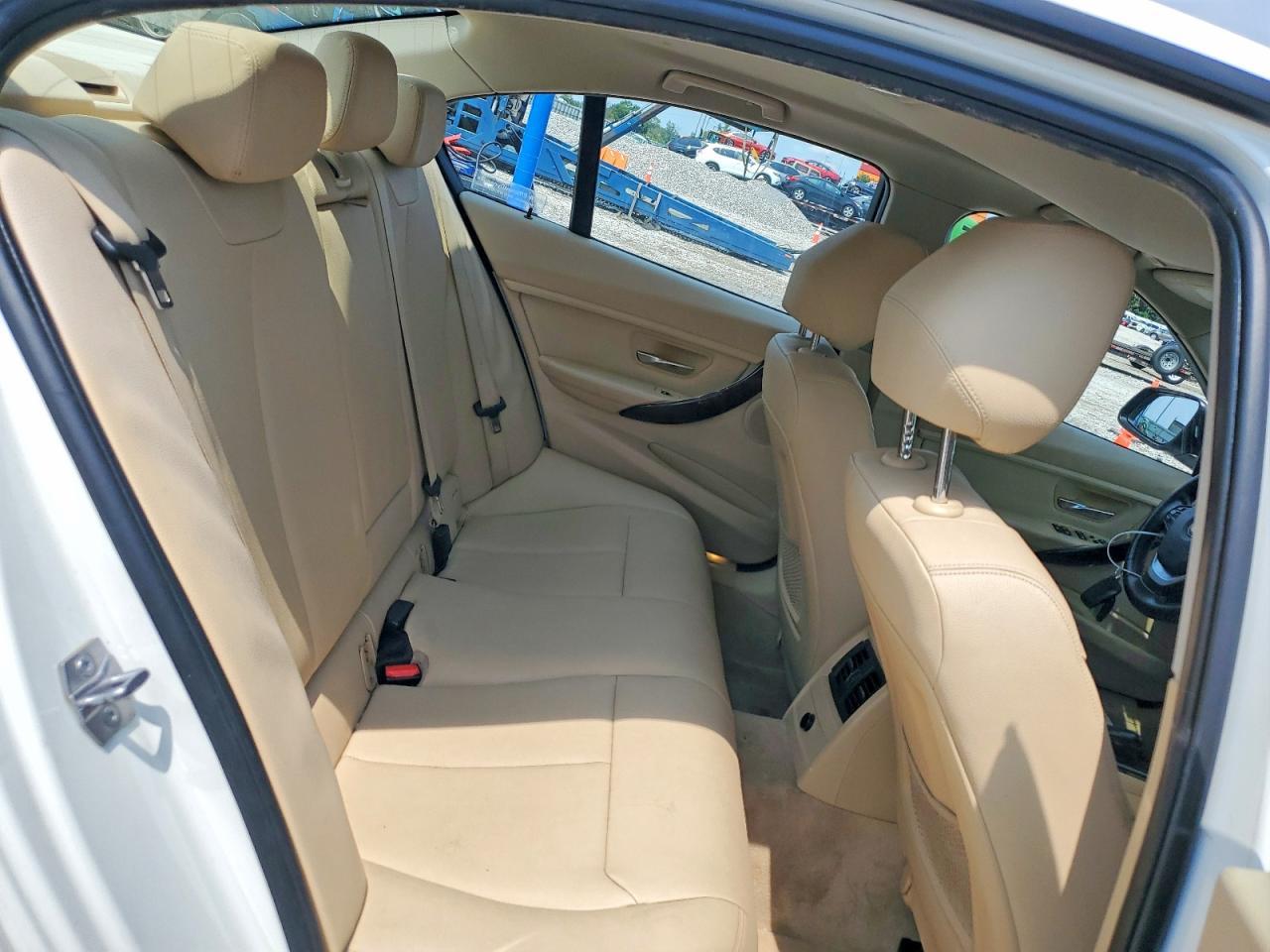 2015 BMW Seria 3 328i - zdjęcie 10