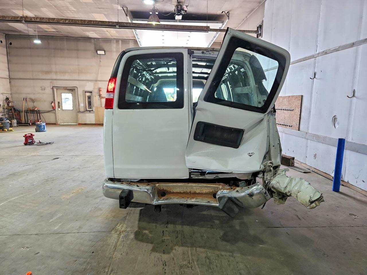 2018 Chevrolet Express G2500 - zdjęcie 6