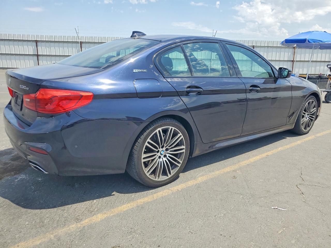 2019 BMW 530E - zdjęcie 3