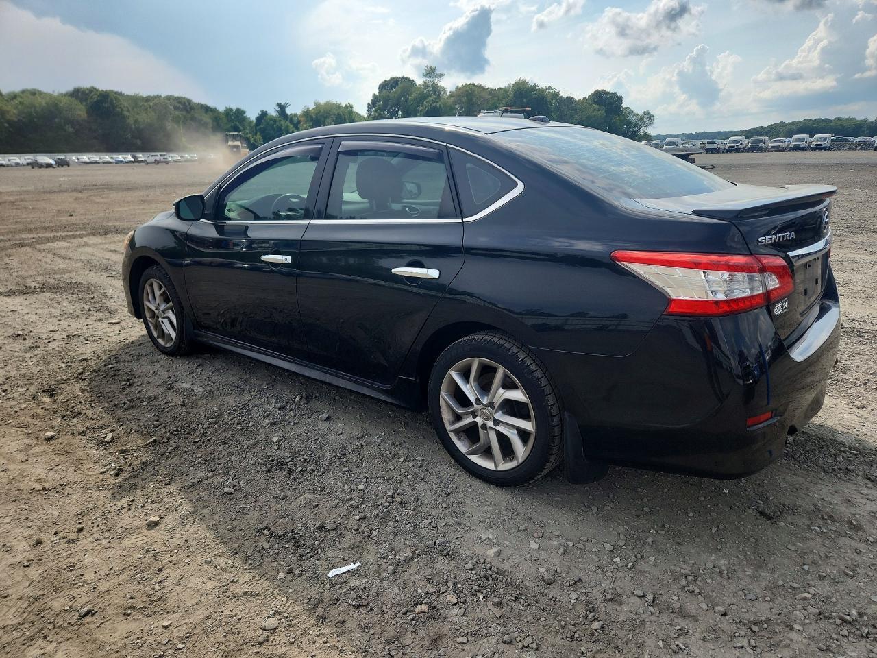 2015 Nissan Sentra Sr - zdjęcie 2