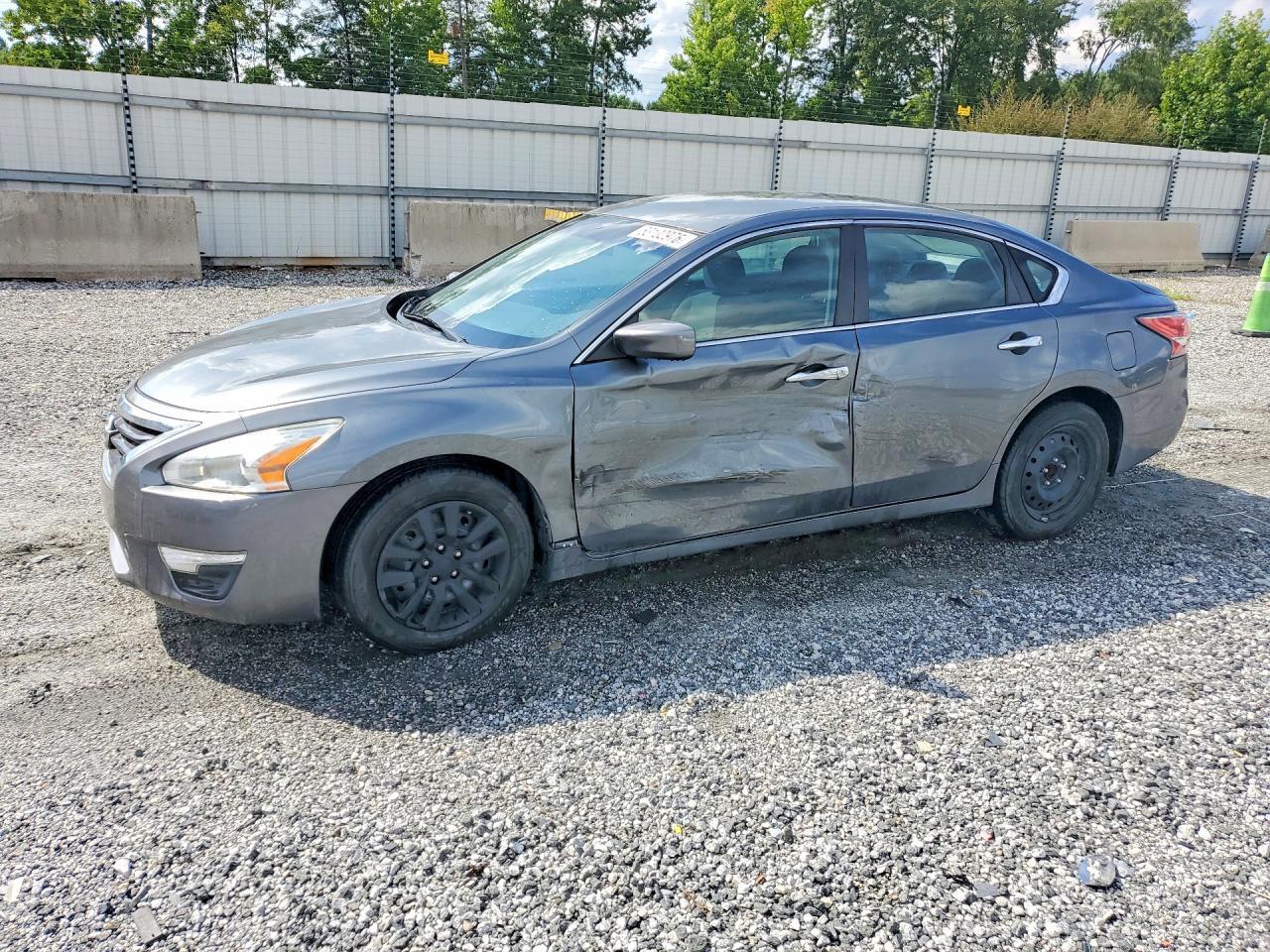 2014 Nissan Altima 2.5 S - zdjęcie główne