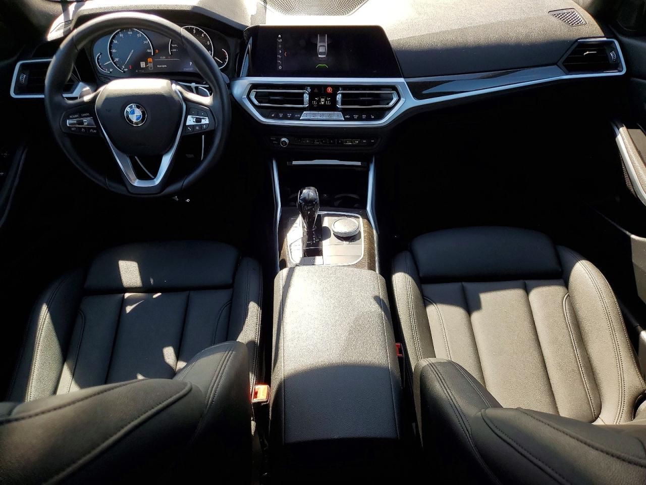 2020 BMW 330I - zdjęcie 8