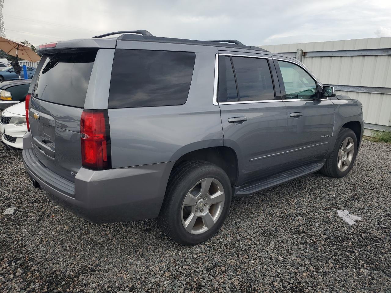 2019 Chevrolet Tahoe C1500 Ls - zdjęcie 3