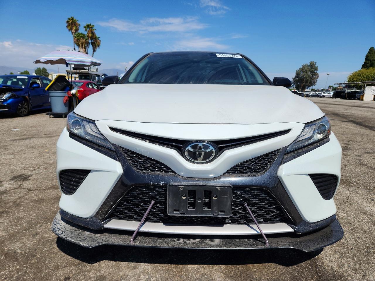 2019 Toyota Camry Xse - zdjęcie 5