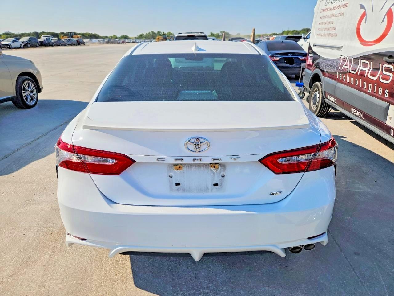 2019 Toyota Camry Se - zdjęcie 6