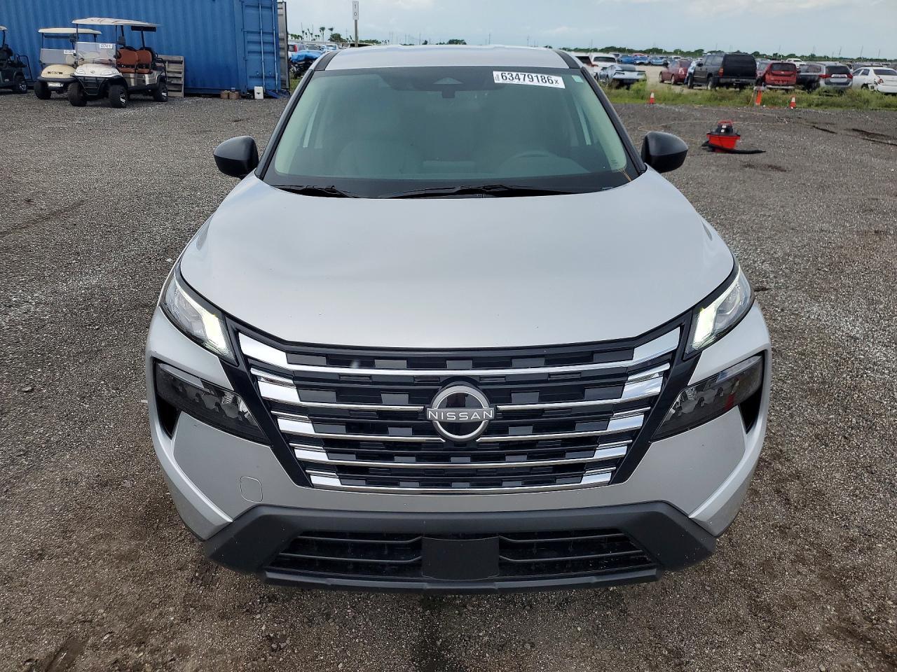 2025 Nissan Rogue S - zdjęcie 5