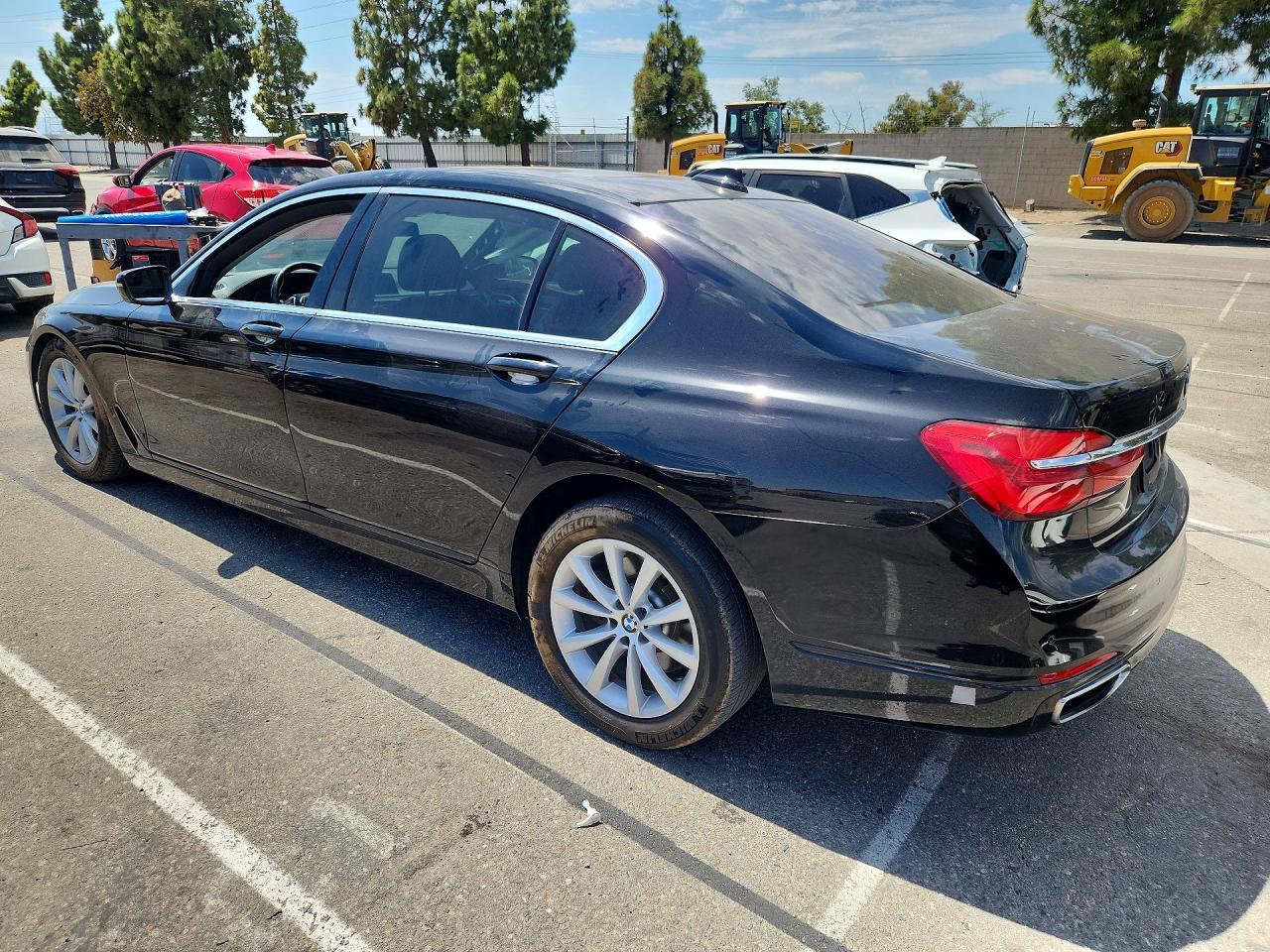 2019 BMW 740 I - zdjęcie 2
