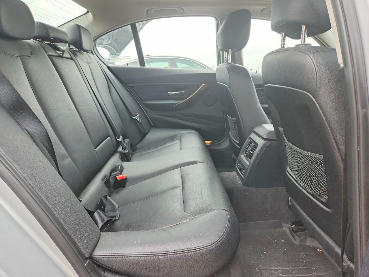 2014 BMW Seria 3 328i - zdjęcie 10