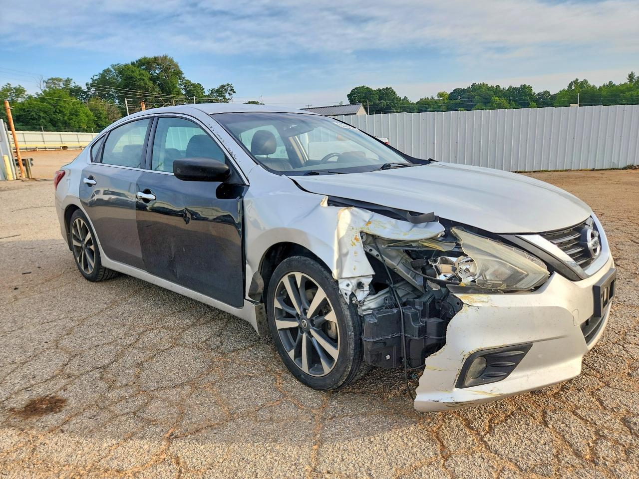 2017 Nissan Altima 2.5 Sr - zdjęcie 4