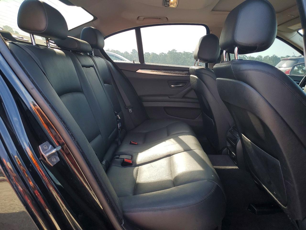 2015 BMW Seria 5 528i - zdjęcie 10