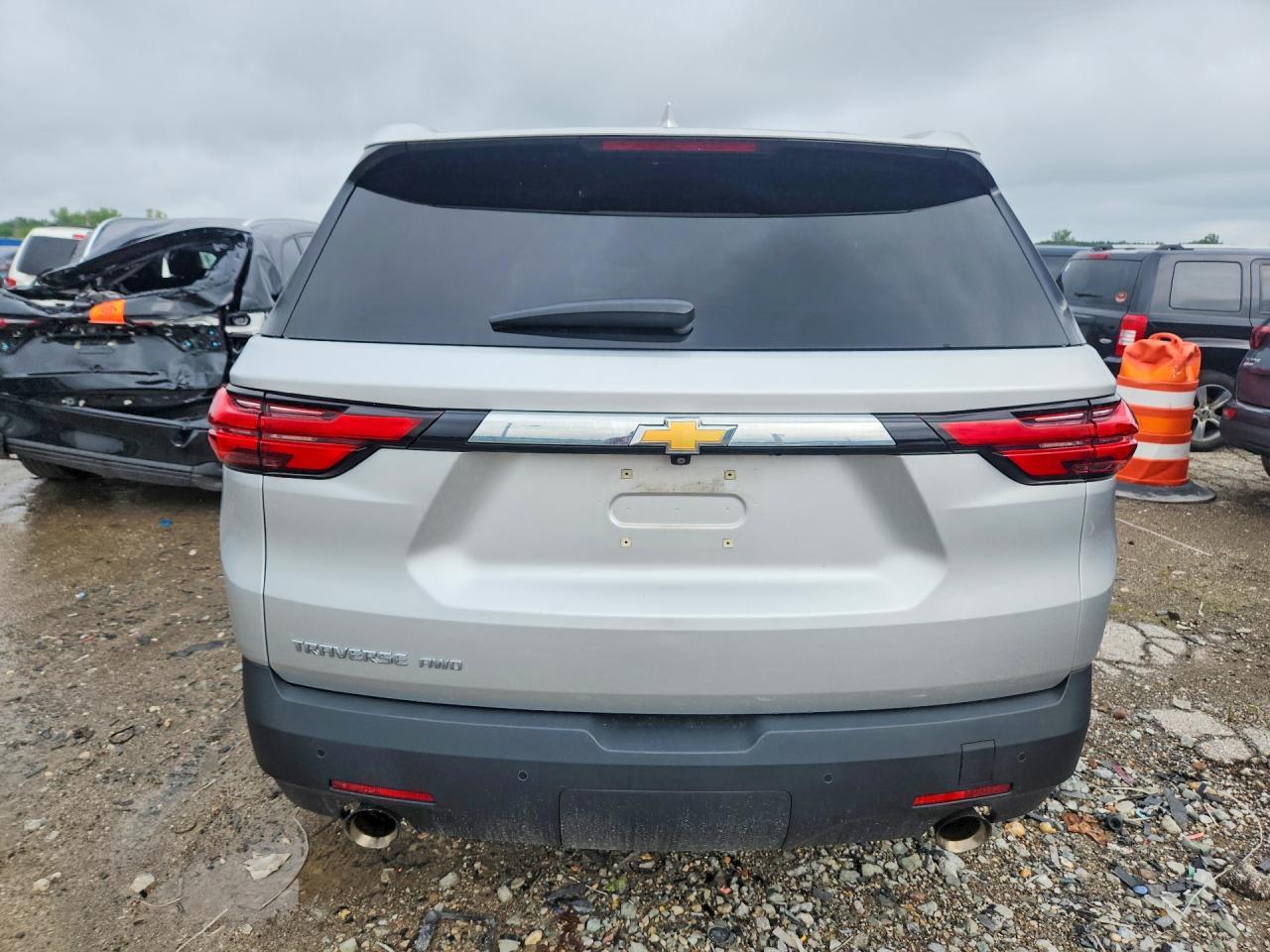 2022 Chevrolet Traverse Ls - zdjęcie 6