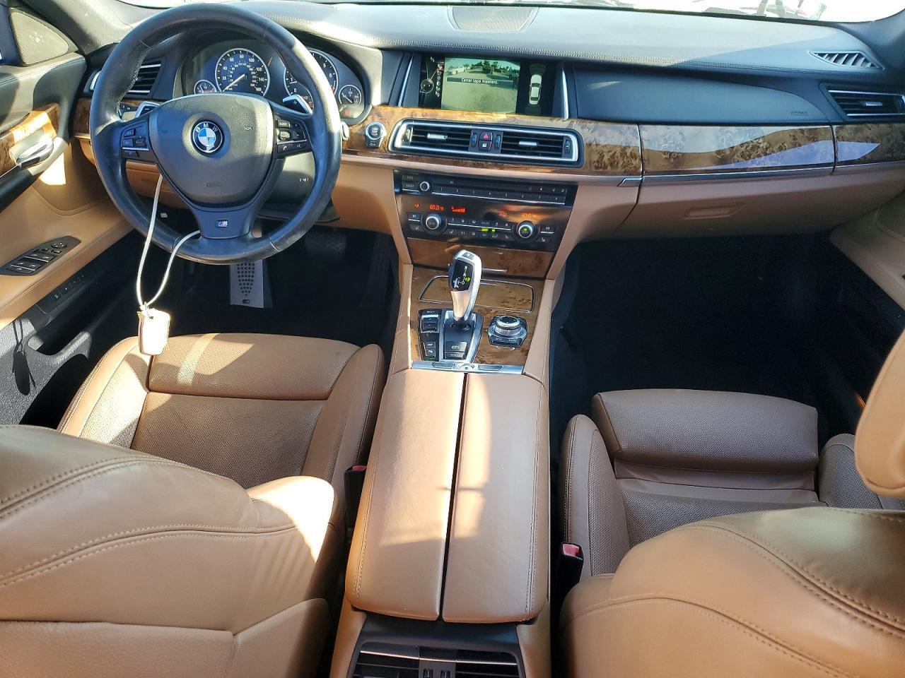 2013 BMW 740 I - zdjęcie 8
