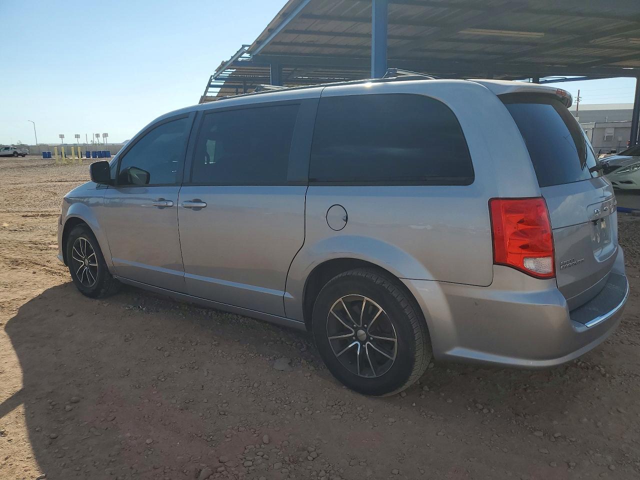 2018 Dodge Grand Caravan Gt - zdjęcie 2