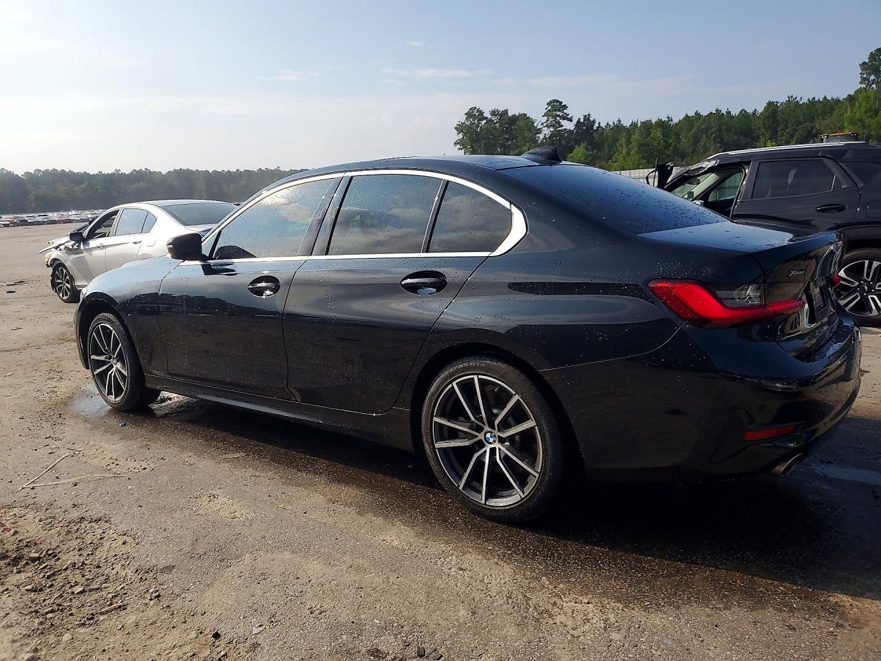 2020 BMW Seria 3 330i - zdjęcie 2
