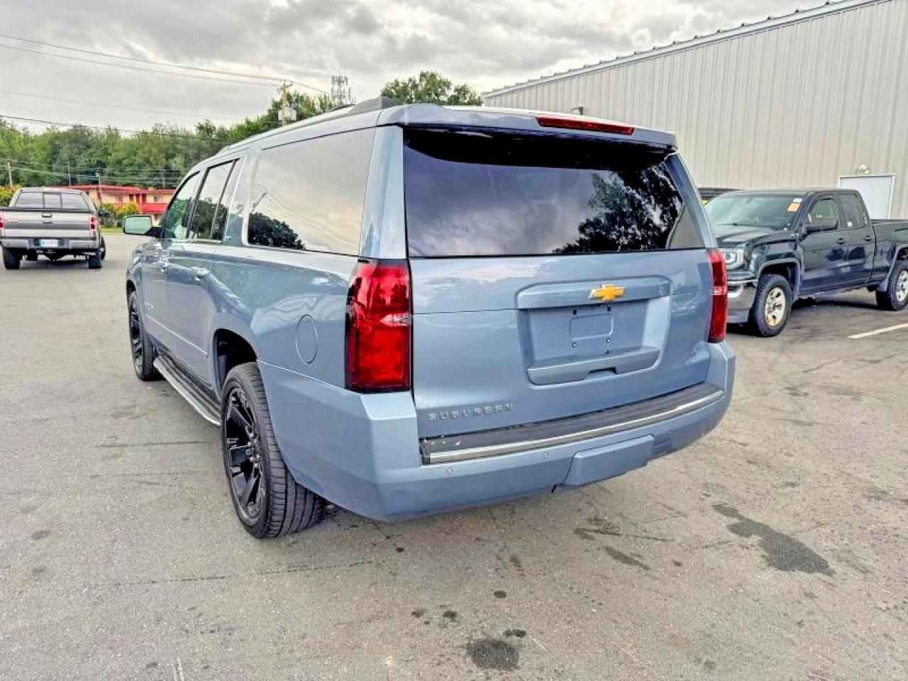 2016 Chevrolet Suburban K1500 Ltz - zdjęcie 2