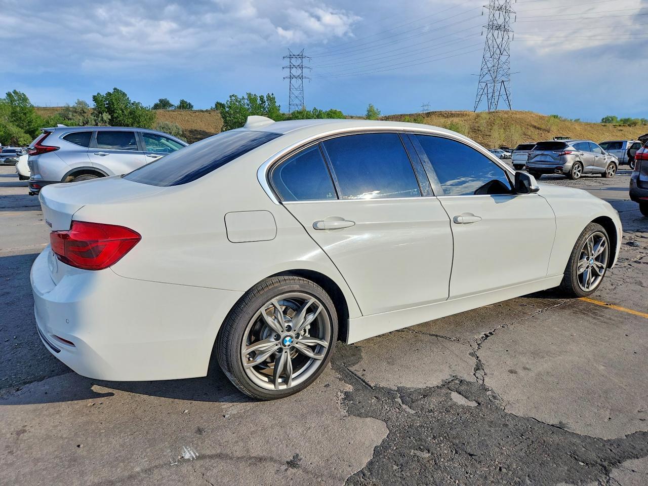 2017 BMW Seria 3 330i - zdjęcie 3