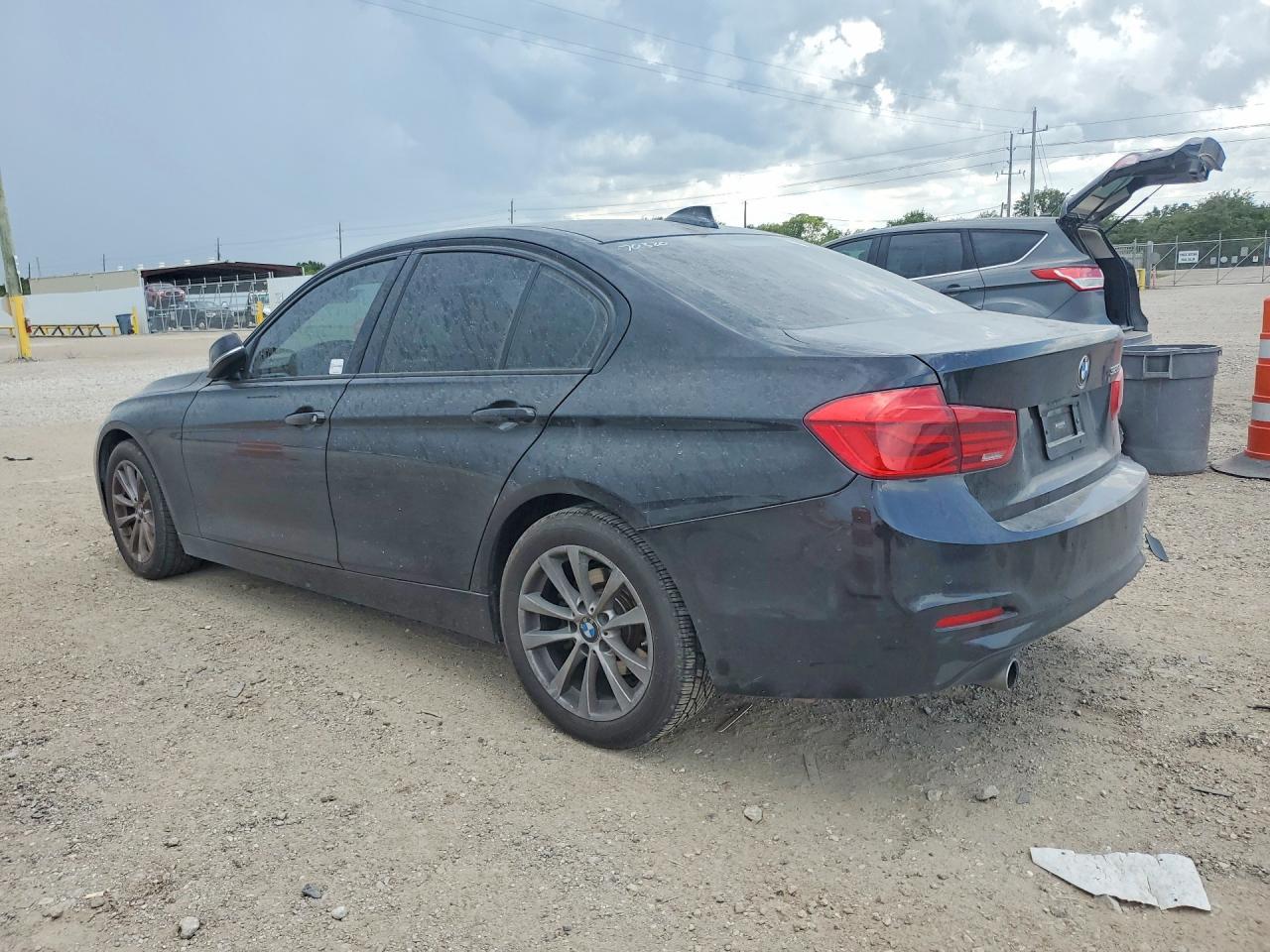 2018 BMW 320 I - zdjęcie 2