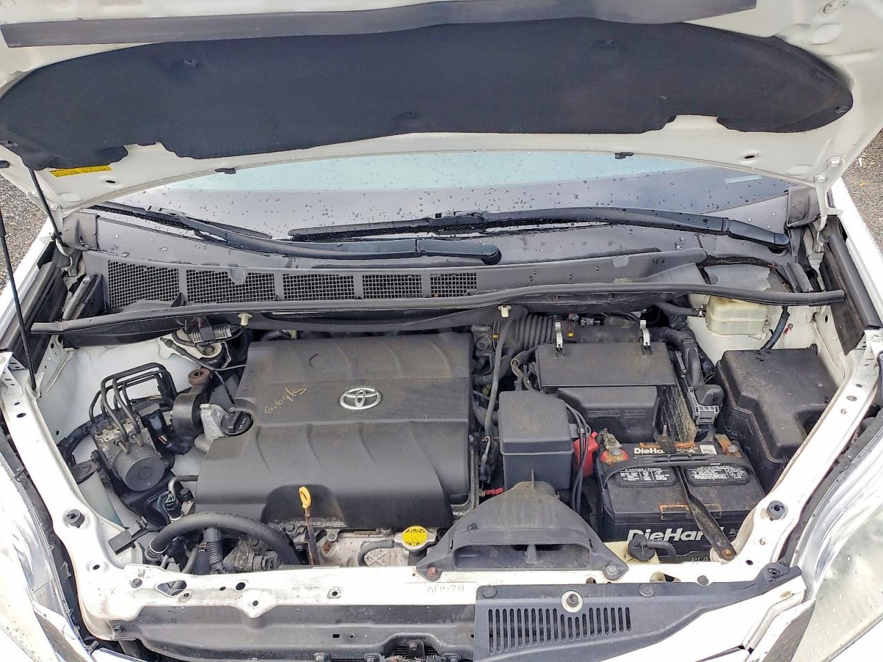 2016 Toyota Sienna Le - zdjęcie 12