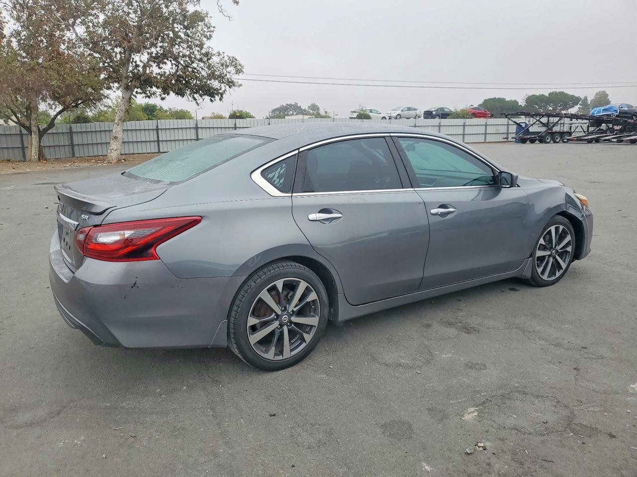 2017 Nissan Altima 2.5 Sr - zdjęcie 3