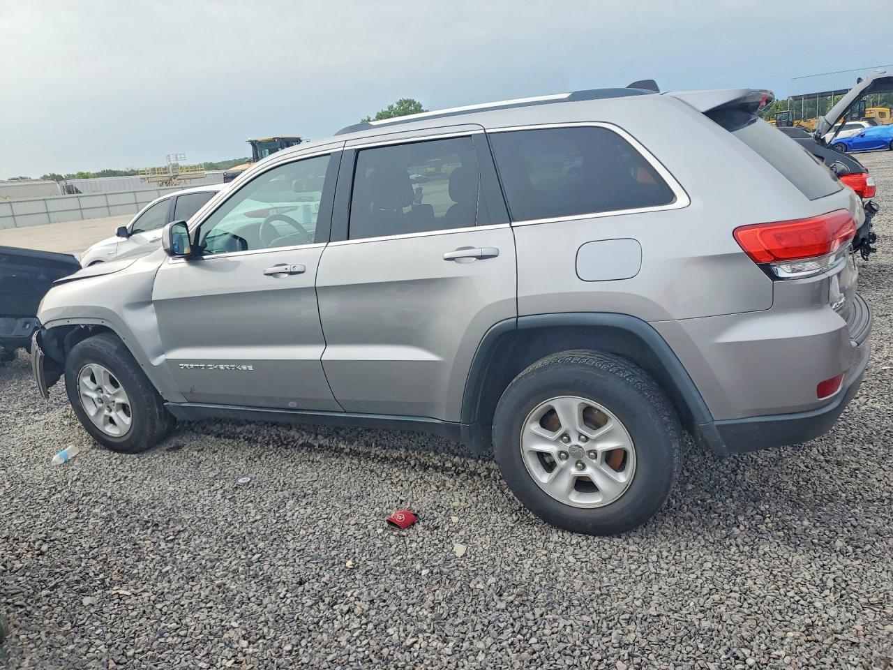 2015 Jeep Grand Cherokee Laredo - zdjęcie 2