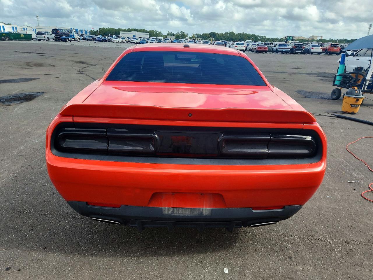 2020 Dodge Challenger Sxt - zdjęcie 6